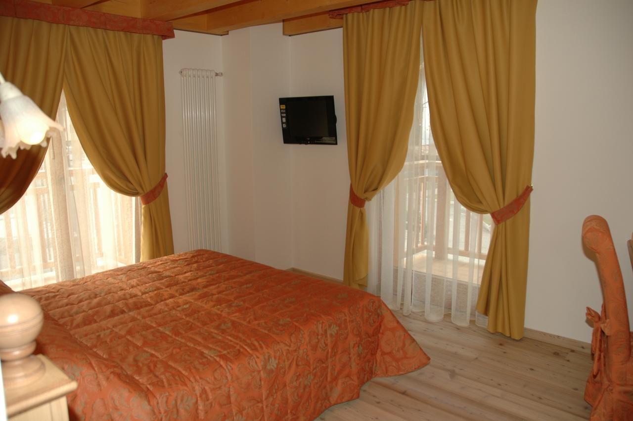 קומזדורה Residence Garni Il Giglio מראה חיצוני תמונה